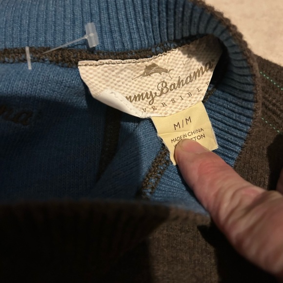 Tommy Bahama Sweater Men’s Medium Blue Brown Reversible Pullover Sweatshirt EUC - Picture 3 of 3